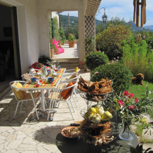 petits déjeuners en terrasse vue sur la méditerranée